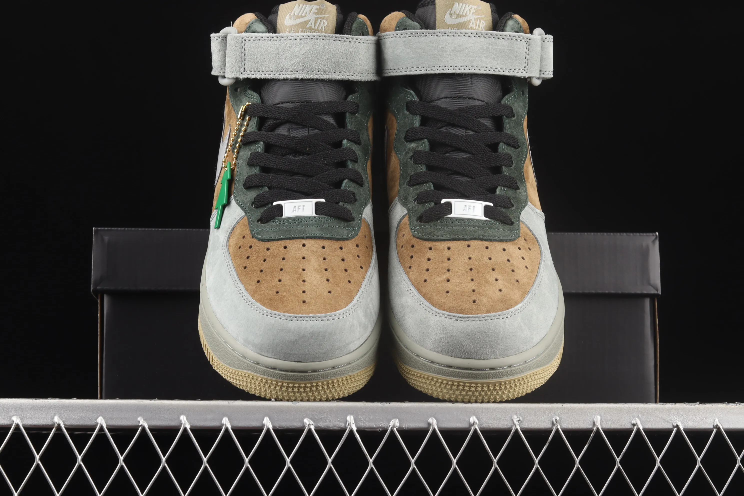 All categories Nk Air Force 1 Air Force series Nk Air Force 1 Mid Air Force mid-top Nk Air Force 1'07 Mid "Christmas" Christmas tree theme color Air Force 1 low-top casual sneakers CQ5059-118